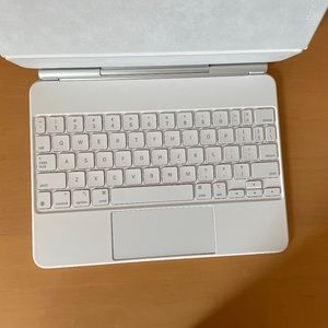 Apple Magic Keyboard for iPad Pro 11-inch and iPad Air (5th gen.)